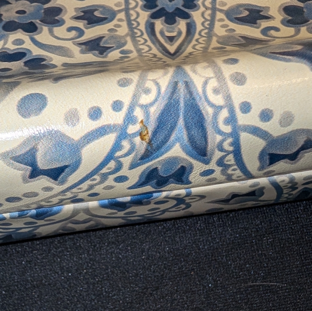 Patricia Nash Floral Blue and White Crossbody - Picture 4 of 5
